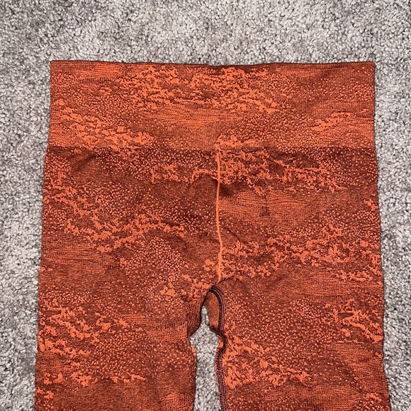 Gymshark Adapt Camo Seamless Leggings [[Red/Brown]] - Picture 3 of 4